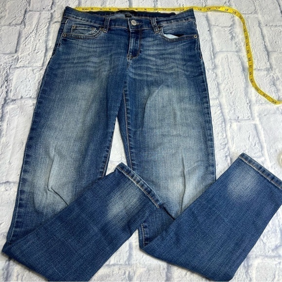 Size 2/26 shorts and jeans 7 piece bundle - Picture 3 of 12